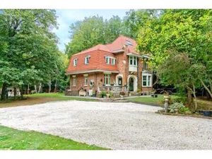 Grande Espinette  élégante propriété des années 30 + annexes