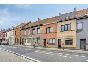 Maison rénovée avec 4 chambres et beau jardin