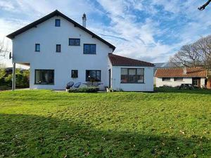 Maison lumineuse rénovée sur terrain 20 ares