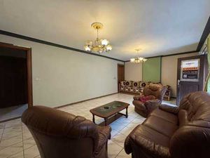 Maison avec jardin  dépendance et hangar