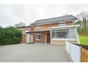 Maison 2 chambres avec garage  atelier et jardin!