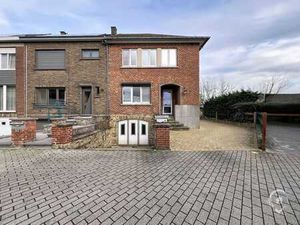 SOUS OPTION !!! Maison 3 chambres à Saint-Servais