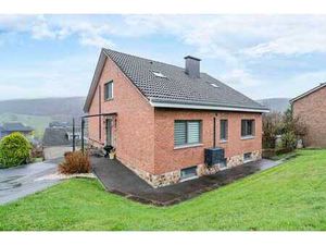 Maison 4 façades avec 4 chambre  garage et jardin à Theux!