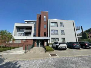 MAGNIFIQUE APPARTEMENT AVEC GRANDE TERRASSE - LIBRE FIN JANV