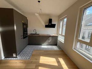 Duplex rénové - petite copropriété!