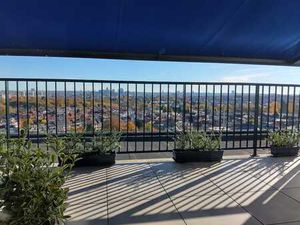 Studio penthouse. Grande terrasse Sud-Est à vue panoramique