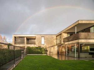 Maison mitoyenne BEN avec jardin de 220 m² et parking