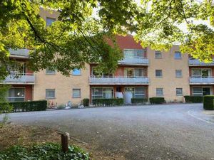 Assistentiewoning verhuurd aan 1149 euro per maand= 7 85%...