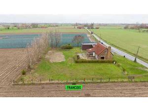 Maison à démolir avec vue sur la campagne à Stavele