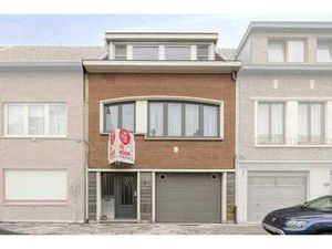 Maison spacieuse à vendre à Merksem avec garage et jardin en