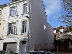 Maison rénovée avec 4 chambres et garage double