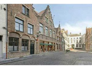 Propriété commerciale avec maison à vendre à Bruges