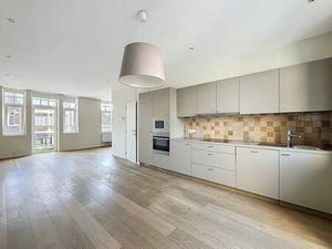 VUB : Duplex rénové de 2 chambres (80m²) + terrasse