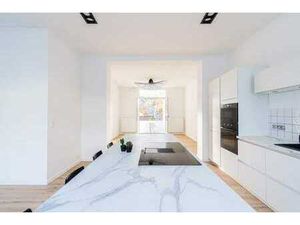 Triplex 130m² avec terrasse ; Stéphanie/Louise/Châtelain