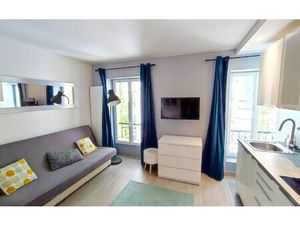 Location appartement  18 m² T-2 à Paris 18  966 €