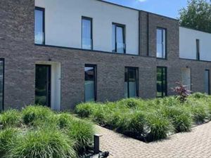 Ecole allemande - superbe rdc avec jardin et parking