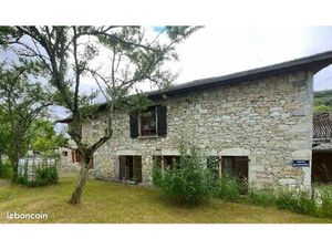 Charmante maison avec grange à vendre