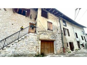 Maison de village 3 pièces 220 m²