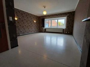 MAISON belle étage beau volume dans rue calme