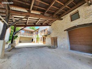 Maison 10 pièces 333 m²