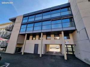 Bureaux à louer  centre-ville de Bourg-en-Bresse  PMR  avec parkings