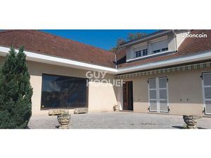 Propriété 8 pièces 202 m²