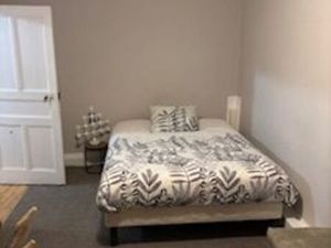 Loue chambre Meublée