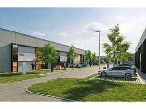 Bâtiment professionnel flambant neuf près de l’E40