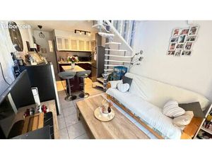 Appartement T2 en dernier étage avec terrasse et parking