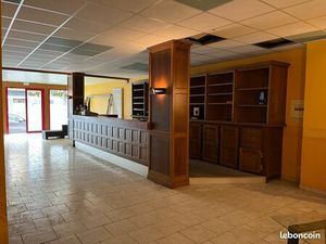 Immeuble à vendre Decazeville (Aveyron Imm centre-ville/ Bar/restau 180 m²/ plus 2 appts d