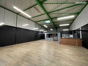 Local commercial emplacement N°1 en zone commerciale