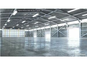 Local 900 m² SAINT LAURENT DU MARONI