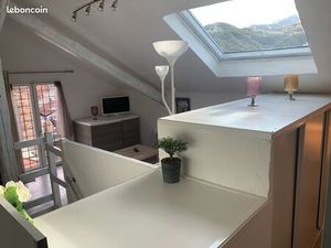 Studio mansardé meublé