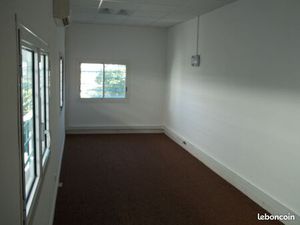 Bureau à louer au Port