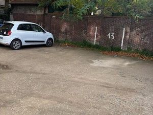 Place parking (Gare La Courneuve)