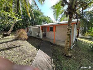 Maison individuelle dans copropriété avec piscine