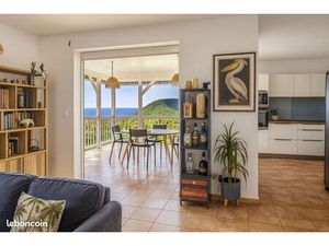 Villa  piscine  vue mer  plage à pied