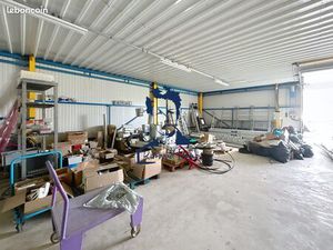 Bureaux  entrepôt 330 m² Donchery