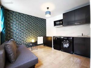 Studio dans une maisonnette meublée refait par architecte électricité eau comprise