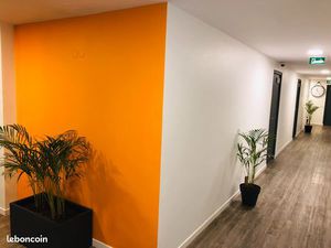 Bureau très propre dans un centre d'affaires