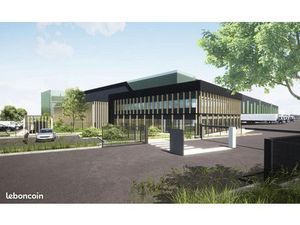 Local industriel 26 000 m²