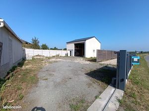 Parking/box 59 m² Créhen