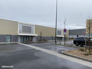 Local d'activité 1 000 m²