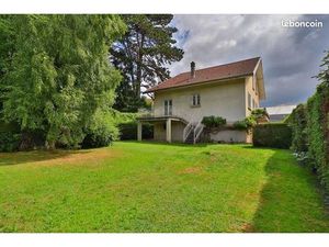 Maison 10 pièces 216 m²