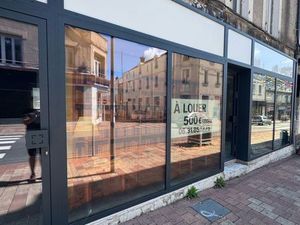 Boutique rue commerçante