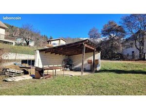 Abri d’environ 40m2 dans copropriété centre seyne