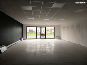 Local 97 m² La Ville-aux-Dames