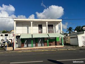 Immeuble au bourg de Baillif