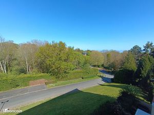 Beau studio avec balcon et parking privé