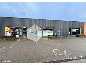 Local commercial 383 m² Cavignac
